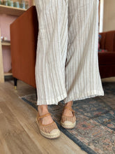 Load image into Gallery viewer, tan mesh espadrille flats