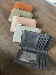 RFID zip-top wallet