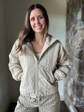 Load image into Gallery viewer, khaki quilted puffer