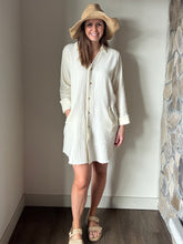 Load image into Gallery viewer, ecru gauze button down tunic