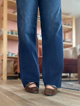 Load image into Gallery viewer, hidden date night dark wash denim