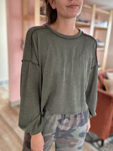 Load image into Gallery viewer, vintage olive ribbed pullover