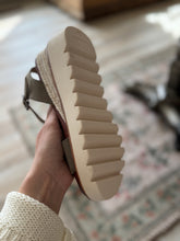 Load image into Gallery viewer, dark taupe suede + rope mixed chunky sandal