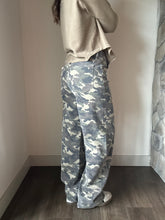 Load image into Gallery viewer, hidden baggy camo pants