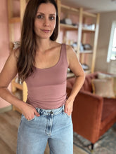 Load image into Gallery viewer, dark mauve soft basic scoop tank