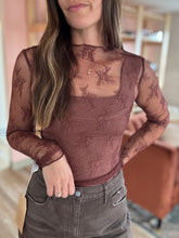Load image into Gallery viewer, amber cinnamon lace top