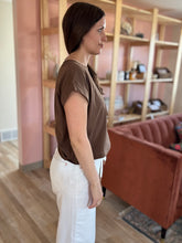 Load image into Gallery viewer, classic brown cotton cuffed tee