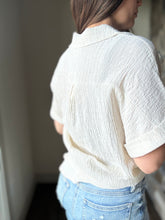 Load image into Gallery viewer, oatmeal short sleeve button down top