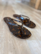 Load image into Gallery viewer, tortoise jelly flip-flops