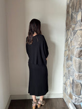 Load image into Gallery viewer, off the grid black ribbed midi dress