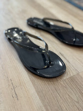 Load image into Gallery viewer, black jelly flip-flops