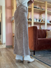 Load image into Gallery viewer, coffee corduroy midi skirt