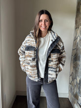 Load image into Gallery viewer, cream+brown sherpa jacket with black denim detailing