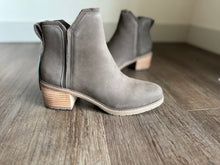 Load image into Gallery viewer, TOMS canteen hailey ankle boot