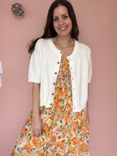 Load image into Gallery viewer, cream half sleeve button cardi
