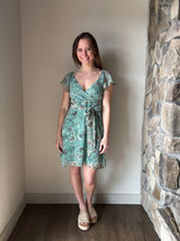 Load image into Gallery viewer, green print flutter dress