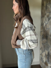 Load image into Gallery viewer, mocha puffer vest