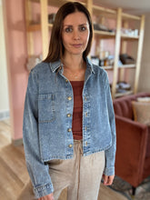 Load image into Gallery viewer, lightweight cropped denim shirt