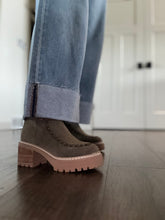 Load image into Gallery viewer, hidden vintage wide leg with cuff