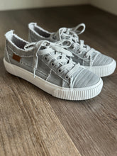 Load image into Gallery viewer, blowfish grey lace-up sneakers
