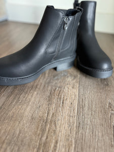 blowfish black chelsea boot