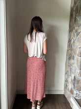 Load image into Gallery viewer, stone modal favorite v-neck top