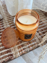 Load image into Gallery viewer, voluspa spiced pumpkin latte large jar candle