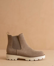 Load image into Gallery viewer, gianna khaki chelsea boot