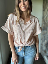 Load image into Gallery viewer, blush short sleeve button down top