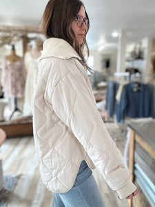 ecru ribbed collar quilted jacket
