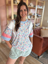 Load image into Gallery viewer, blue floral colorblock top