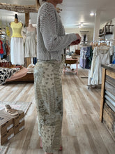 Load image into Gallery viewer, vintage floral barrel pants