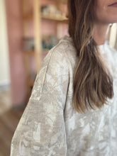 Load image into Gallery viewer, dakota camo oversized tee