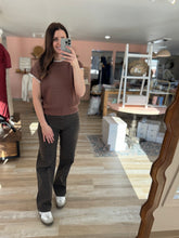 Load image into Gallery viewer, hidden brown cheetah straight leg denim
