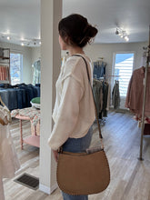 Load image into Gallery viewer, whipstitch trim saddle bag | 2 colors