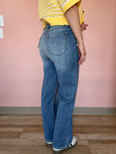 Load image into Gallery viewer, hidden medium dark straight jeans