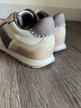 Load image into Gallery viewer, blowfish cream + chocolate sneaker