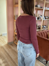 Load image into Gallery viewer, rose scoop ribbed long sleeve tee