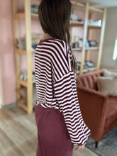 Load image into Gallery viewer, vintage wine striped pullover