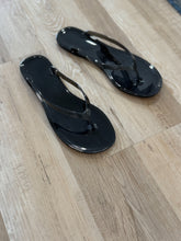 Load image into Gallery viewer, black jelly flip-flops