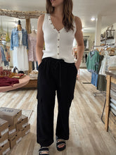 Load image into Gallery viewer, black cotton gauze cargo wide leg pants