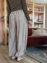 Load image into Gallery viewer, portia mocha dot harem pant