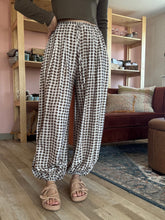 Load image into Gallery viewer, portia mocha dot harem pant