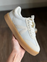 Load image into Gallery viewer, solas two-tone cream + white sneakers