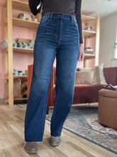 Load image into Gallery viewer, hidden date night dark wash denim