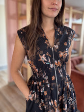 Load image into Gallery viewer, fall floral zipper midi dress