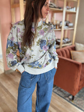 Load image into Gallery viewer, louise floral sweatshirt