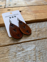 Load image into Gallery viewer, sweet creek summit mini leather teardrop earrings