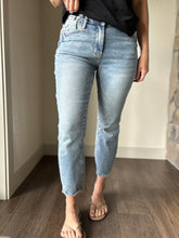 Load image into Gallery viewer, judy blue medium vintage wash frayed kick flare jeans