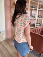 Load image into Gallery viewer, soft pink floral top